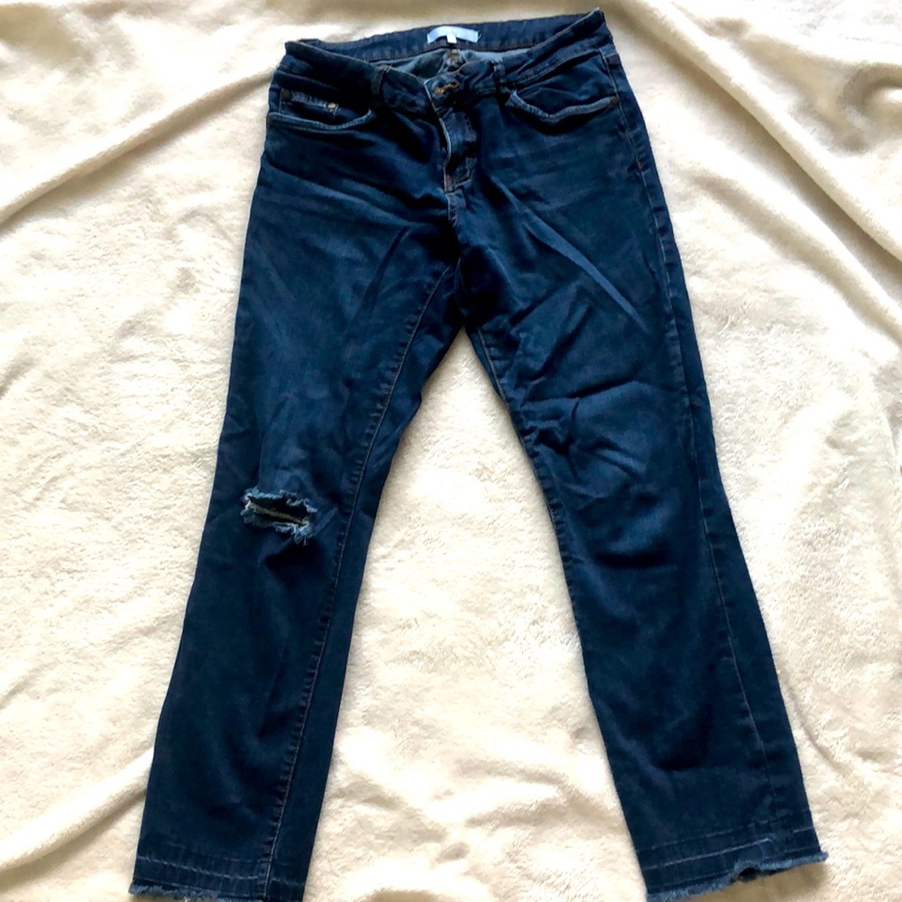Distressed hem cropped jeans